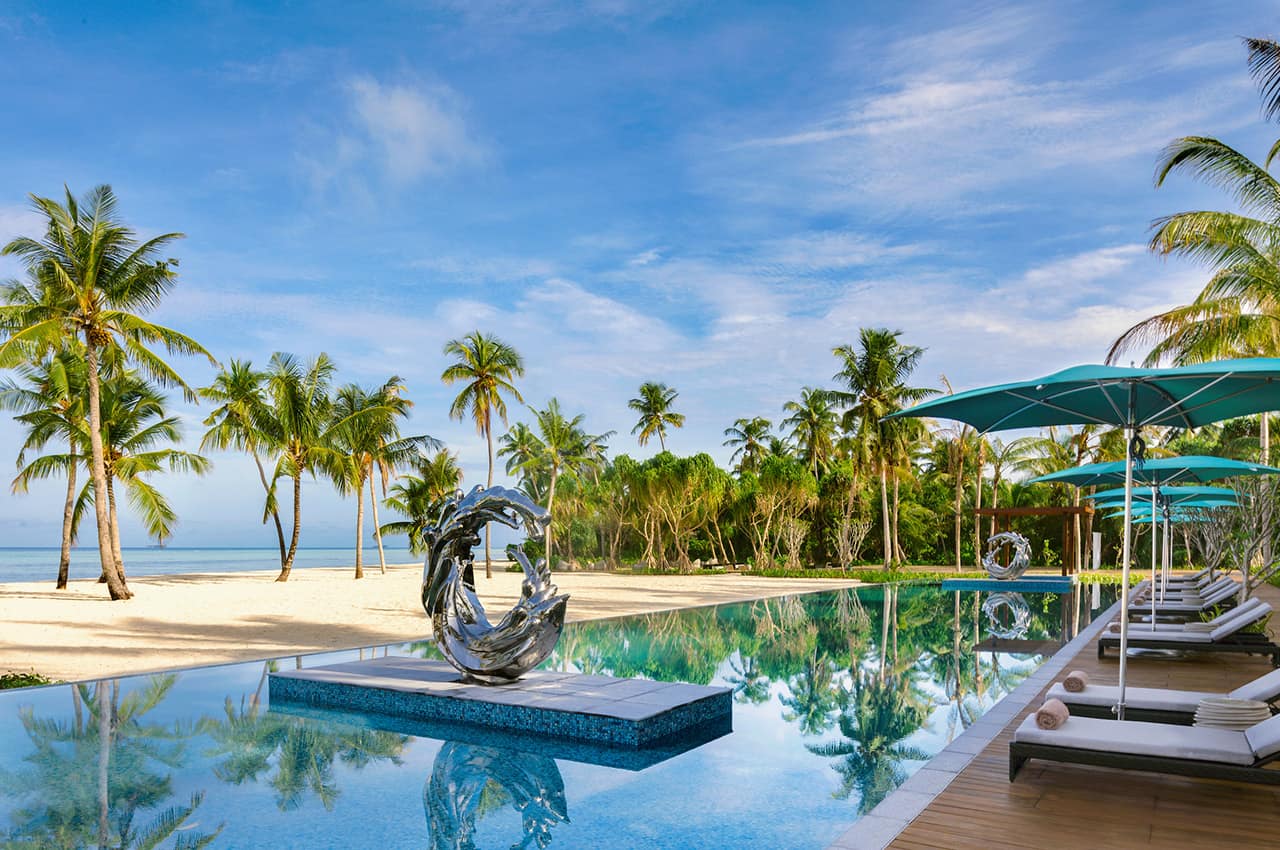 pullman-maldives-maamutaa-piscina-principal-melange