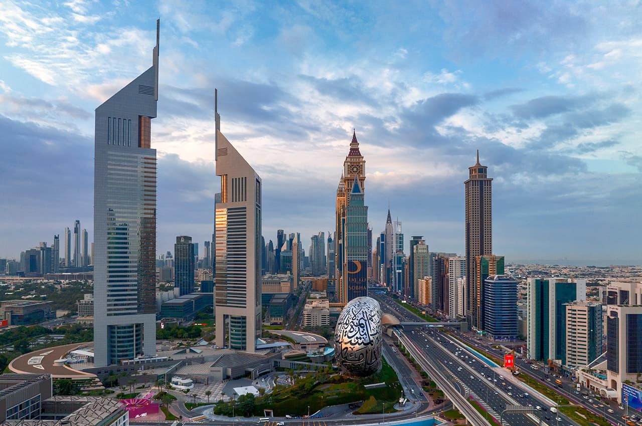 det-visit-dubai-sheikh-zayed-road