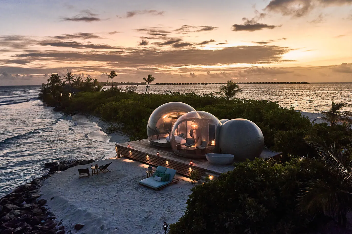luxury-resort-maldives-seaside-collection-beach-bubble-1