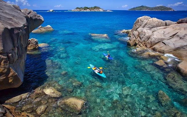 Kayaking_to_Koko_Island