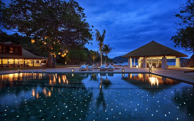 Main_swimming_pool_night