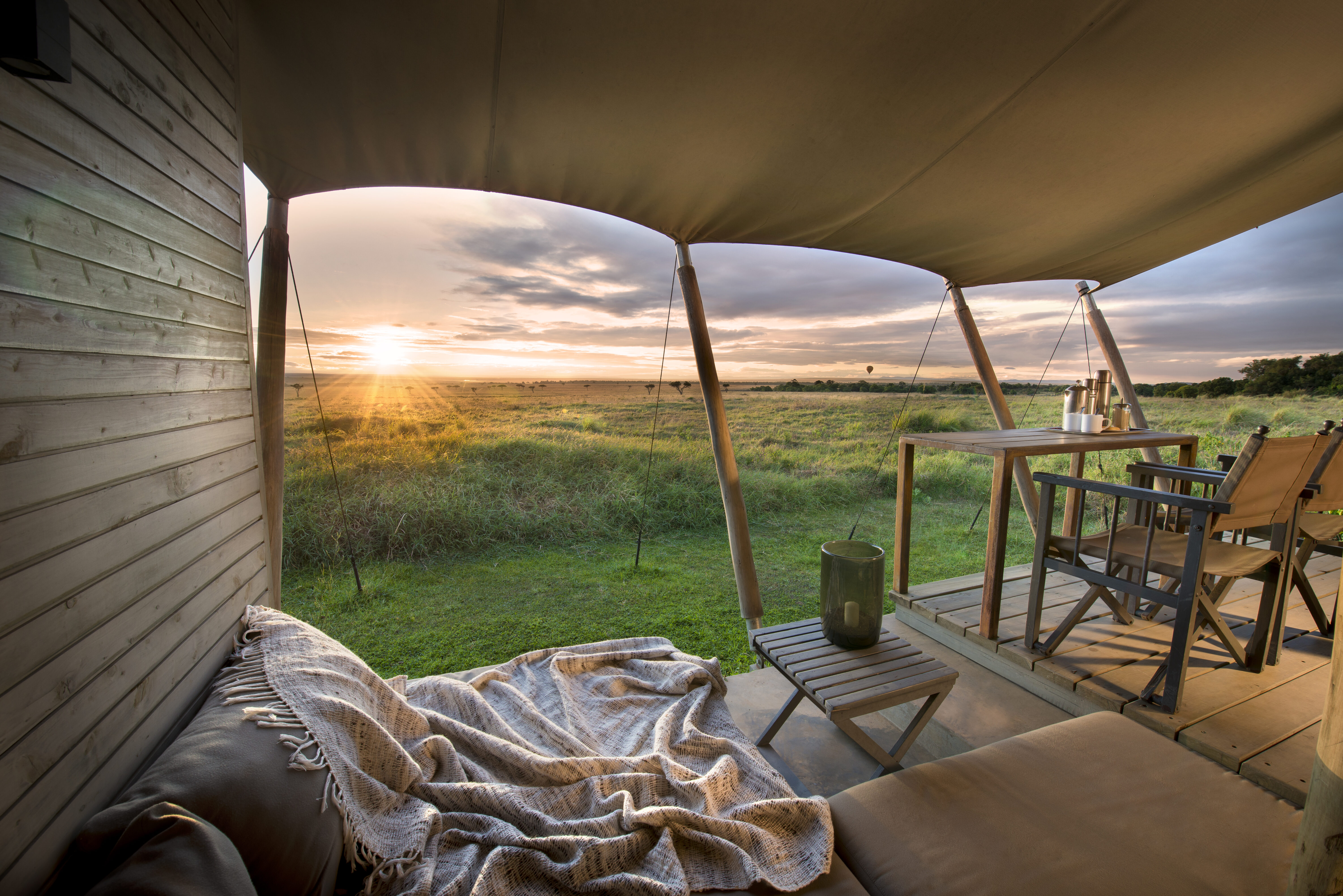 Kenya-Kichwa-Room-Superior-view-tents-coffee-on-deck