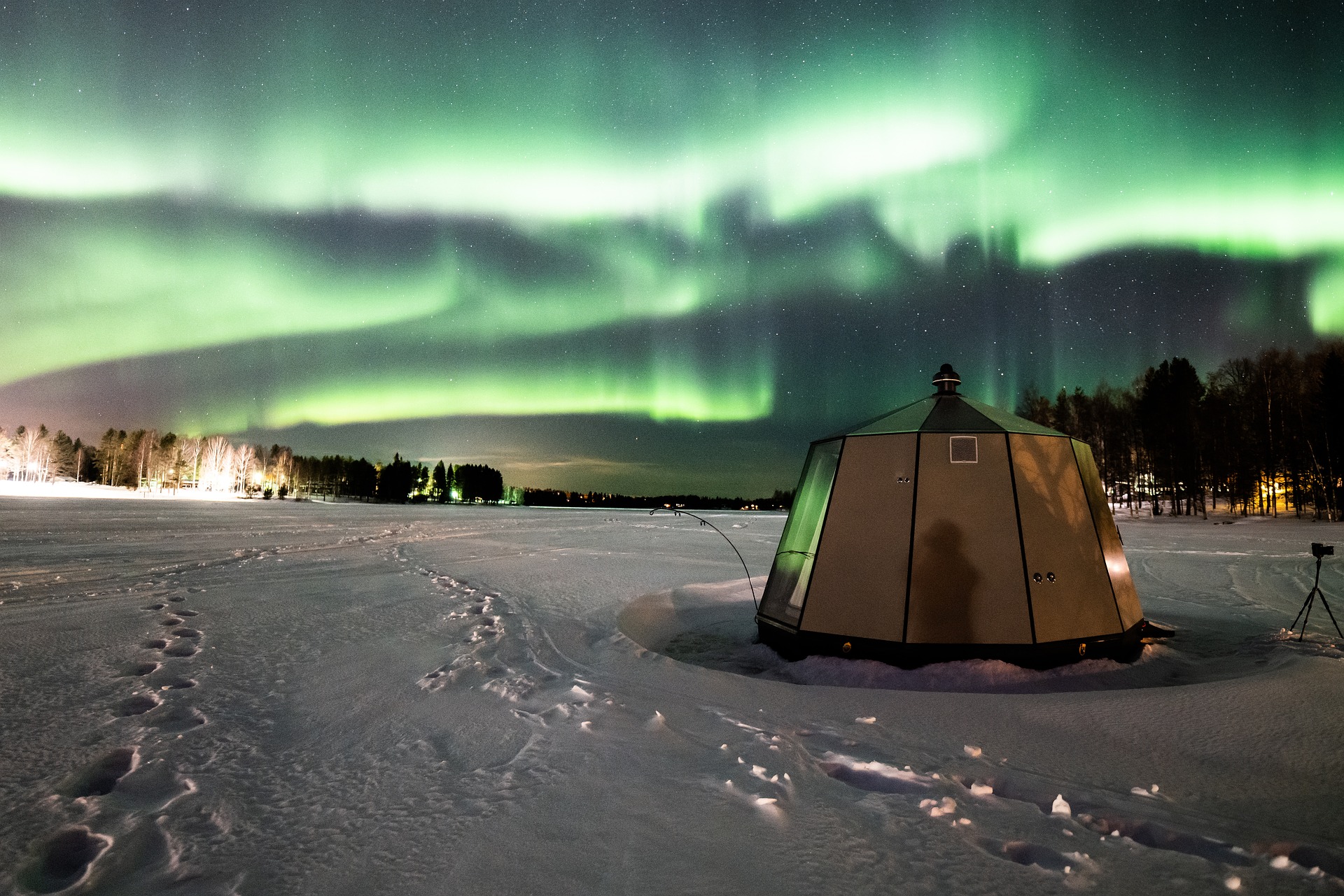 aurora-borealis-6671488_1920